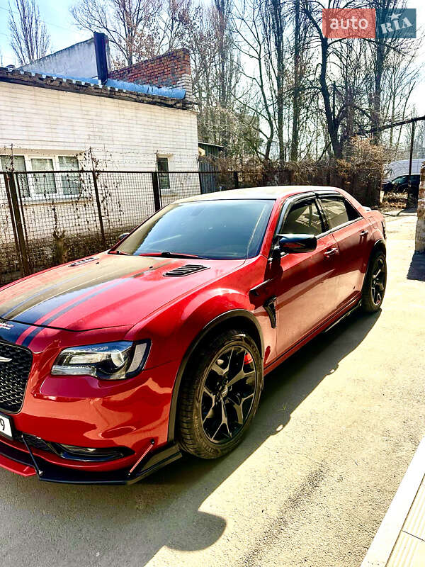 Седан Chrysler 300 2016 в 
