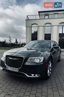Седан Chrysler 300 2016 в Львове