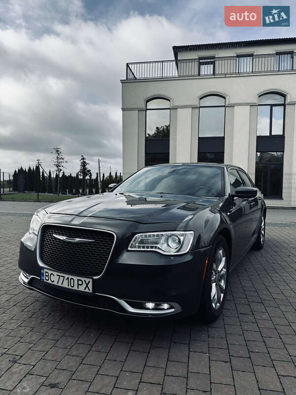 Седан Chrysler 300 2016 в 