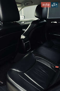 Седан Chrysler 300 2016 в 