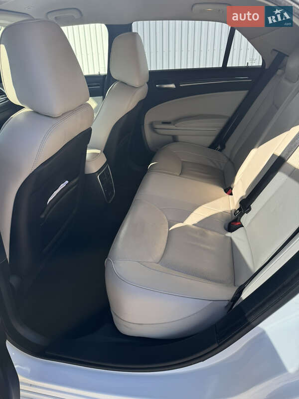 Седан Chrysler 300 2018 в Белгороде-Днестровском