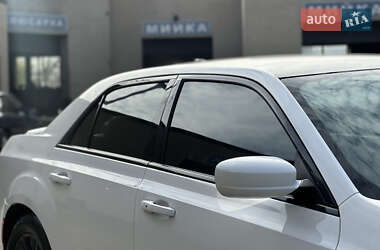Седан Chrysler 300 2017 в  фото 13 Седан Chrysler 300 2017 в