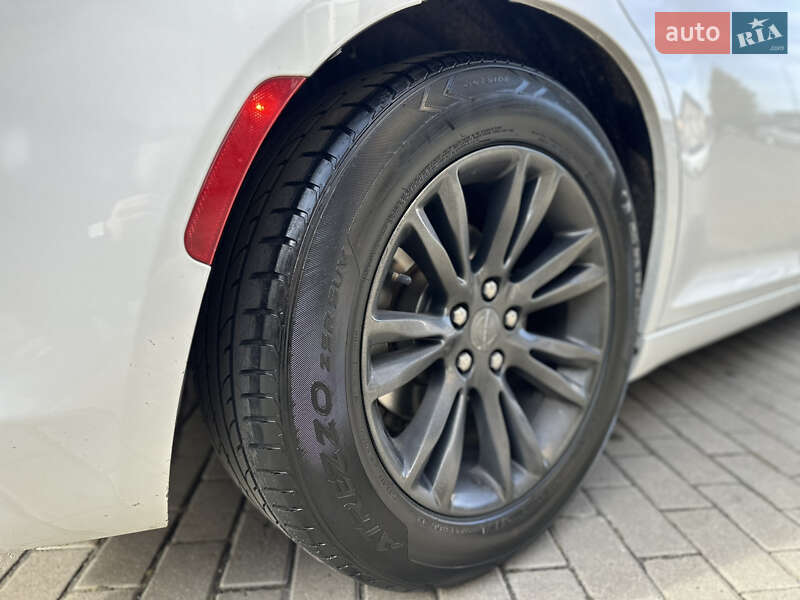 Седан Chrysler 300 2017 в Владимире фото 16 Седан Chrysler 300 2017 в Владимире