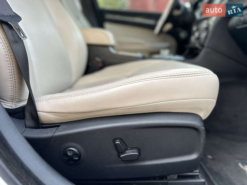 Седан Chrysler 300 2017 в Владимире фото 59 Седан Chrysler 300 2017 в Владимире