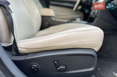 Седан Chrysler 300 2017 в  фото 59 Седан Chrysler 300 2017 в