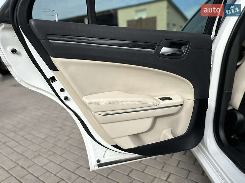 Седан Chrysler 300 2017 в Владимире фото 75 Седан Chrysler 300 2017 в Владимире