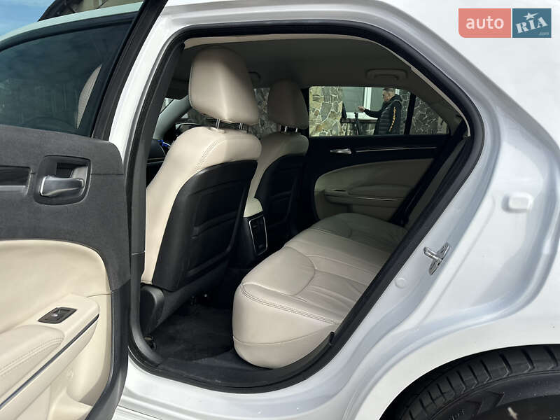 Седан Chrysler 300 2017 в Владимире фото 74 Седан Chrysler 300 2017 в Владимире