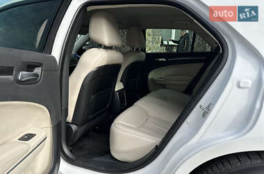 Седан Chrysler 300 2017 в  фото 74 Седан Chrysler 300 2017 в