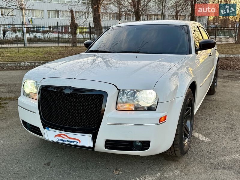 Седан Chrysler 300 2008 в Киеве