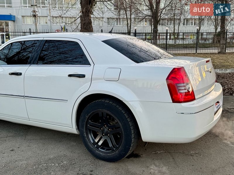 Седан Chrysler 300 2008 в Киеве