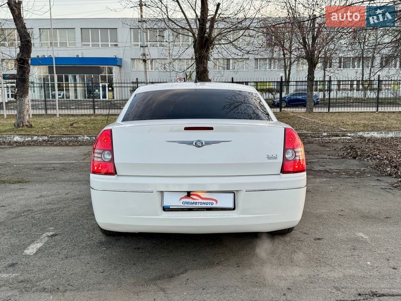 Седан Chrysler 300 2008 в Киеве