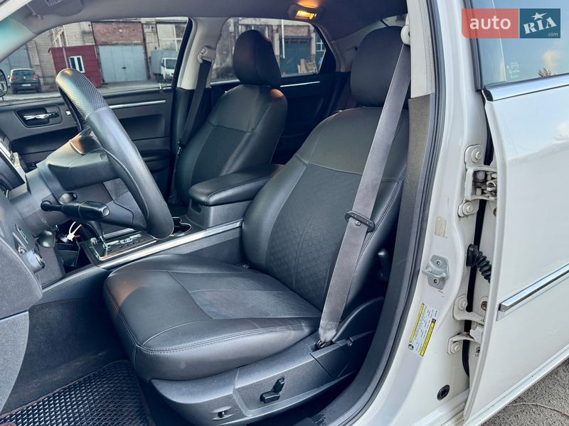 Седан Chrysler 300 2008 в Киеве