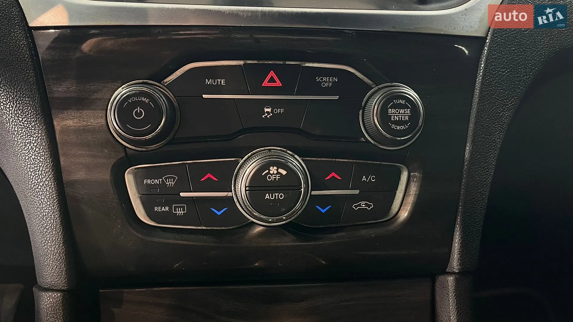 2018 Chrysler 300 - мініатюра 22