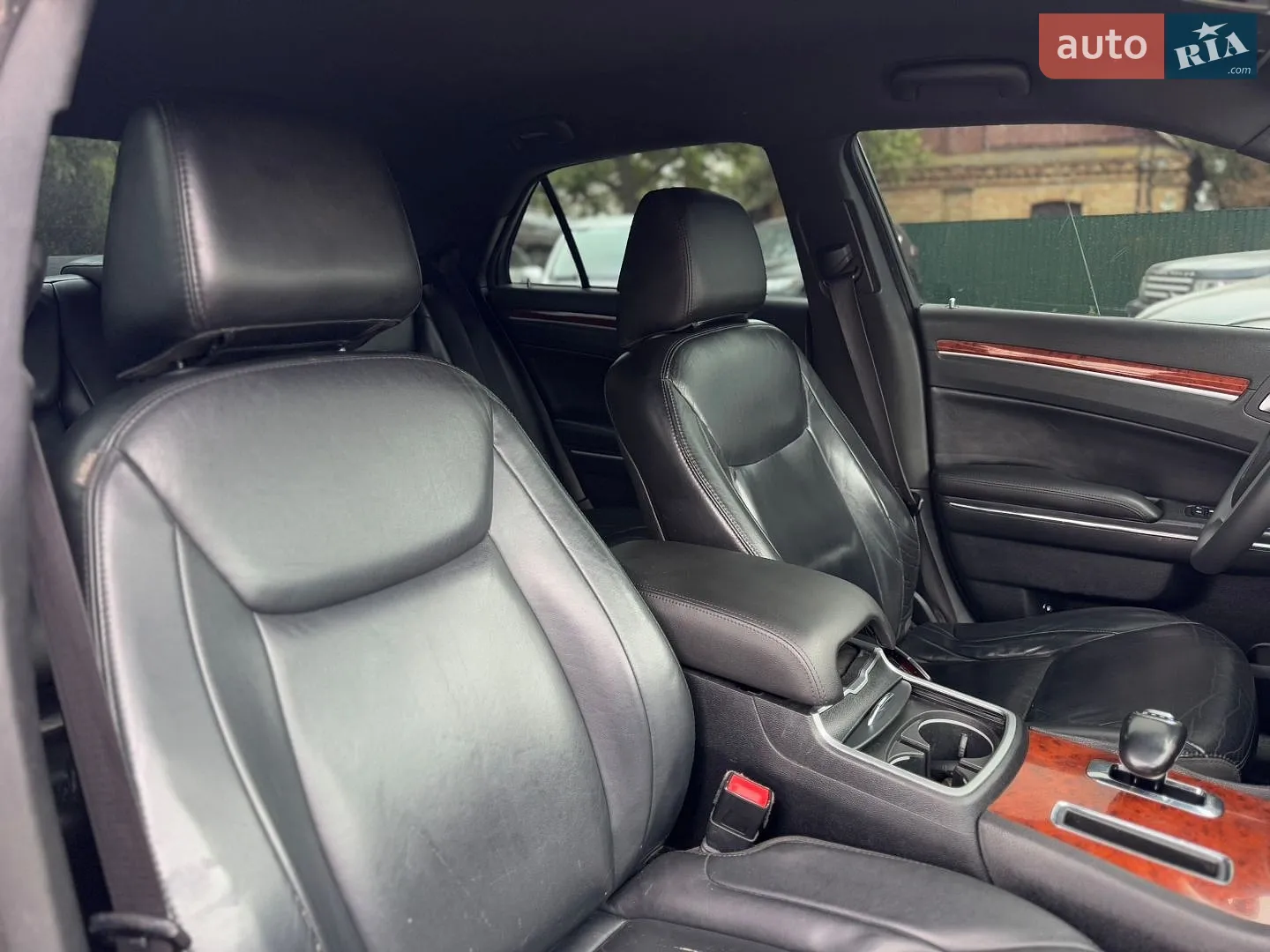 2013 Chrysler 300 - мініатюра 26