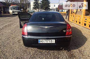 Седан Chrysler 300C 2004 в Хусте