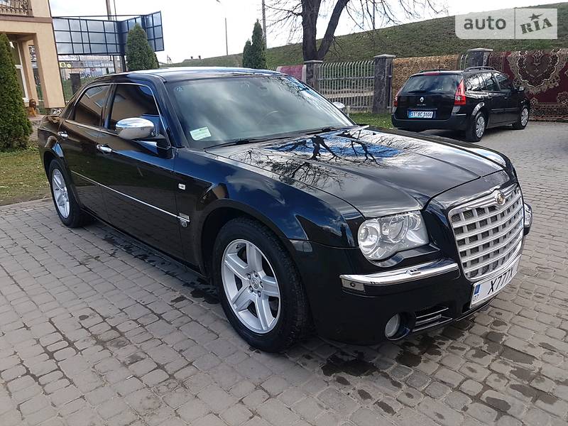 Седан Chrysler 300C 2006 в Мукачево