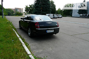 Седан Chrysler 300C 2005 в Ровно