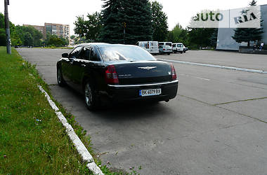 Седан Chrysler 300C 2005 в Рівному