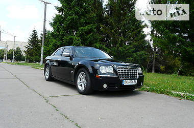 Седан Chrysler 300C 2005 в Рівному