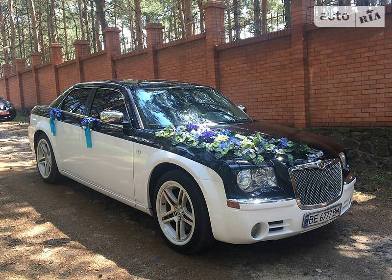 Седан Chrysler 300C 2008 в Ровно