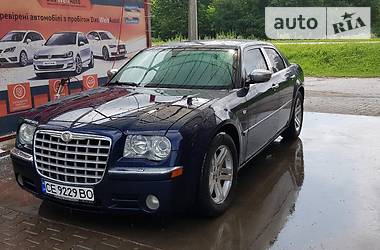 Седан Chrysler 300C 2005 в Кельменцях