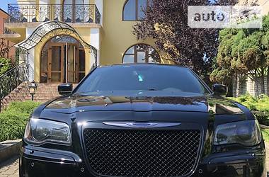 Седан Chrysler 300C 2013 в Черновцах