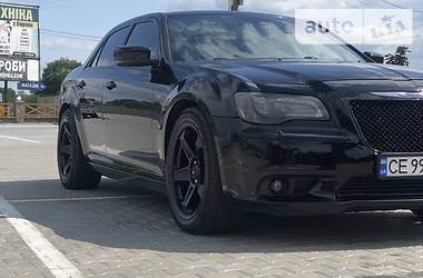 Седан Chrysler 300C 2013 в Черновцах