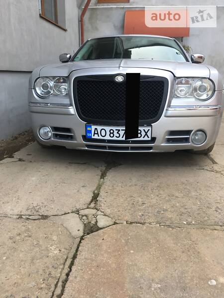Седан Chrysler 300C 2007 в Хусті