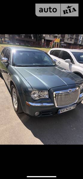 Седан Chrysler 300C 2006 в 