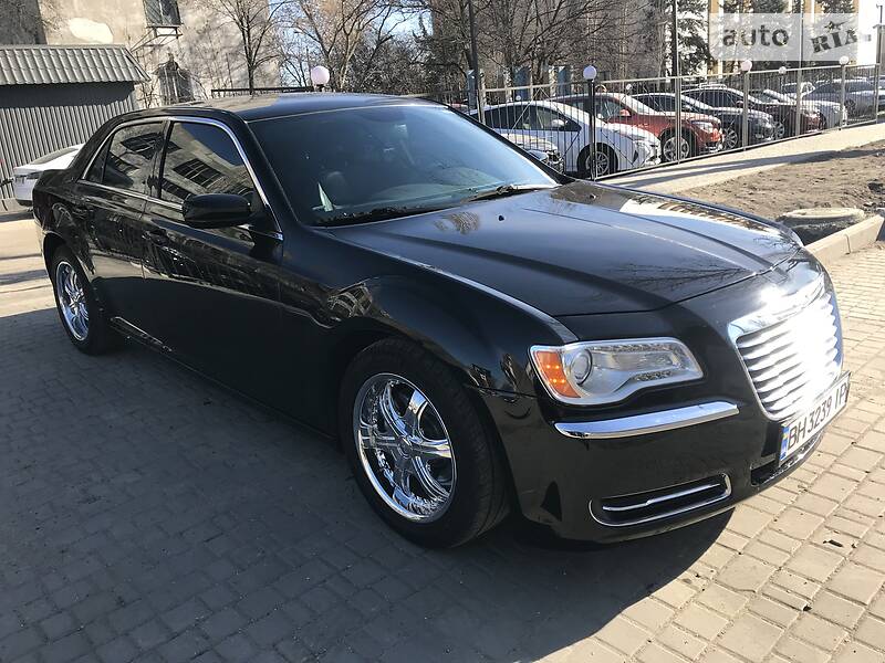 Седан Chrysler 300C 2014 в Одесі