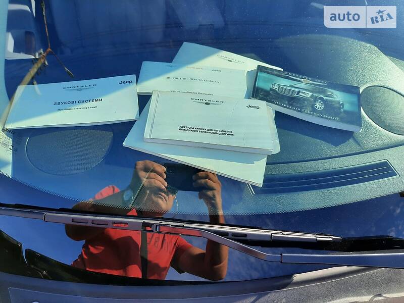 Седан Chrysler 300C 2006 в Смілі