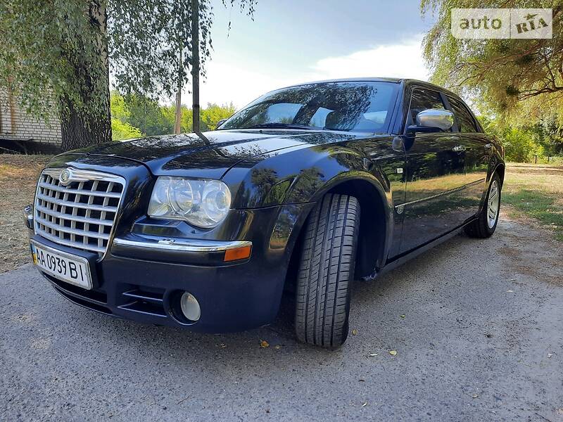 Седан Chrysler 300C 2006 в 