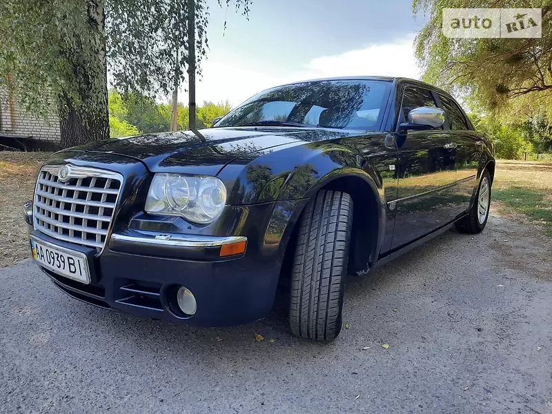 Седан Chrysler 300C 2006 в 