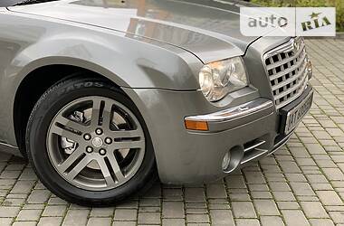 Седан Chrysler 300C 2006 в 