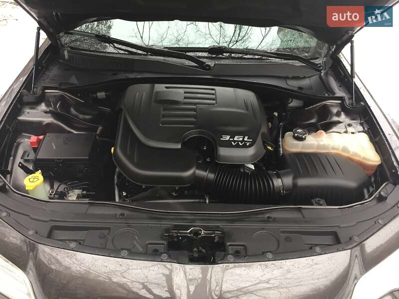 Седан Chrysler 300C 2017 в Києві