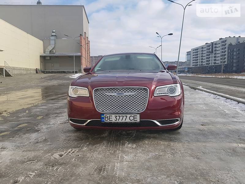 Седан Chrysler 300C 2017 в Львові