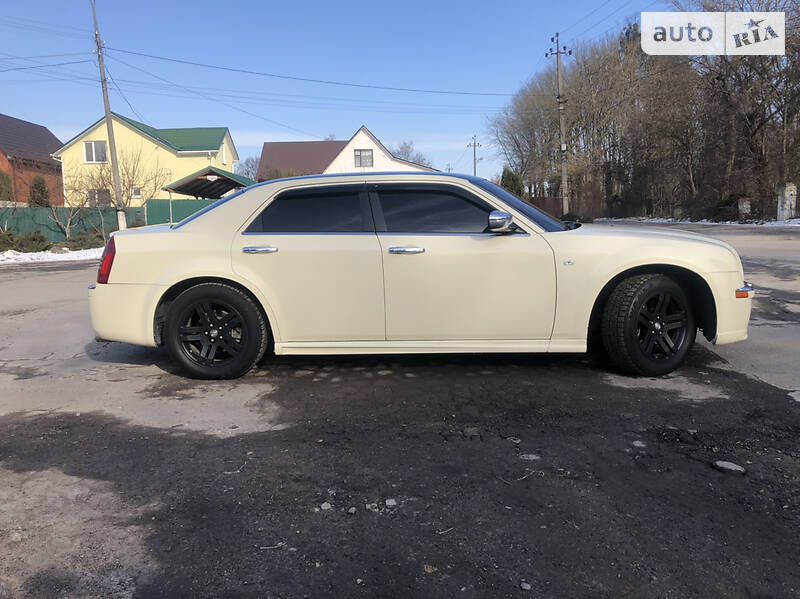 Седан Chrysler 300C 2005 в Вінниці