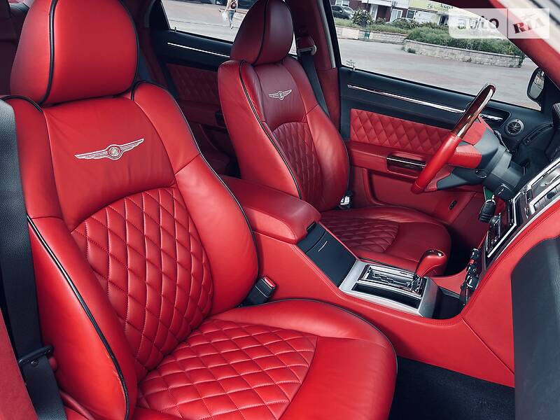 Седан Chrysler 300C 2005 в 