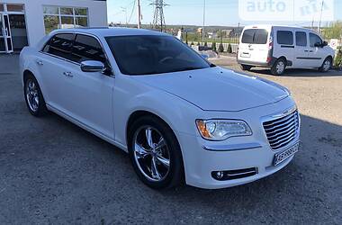 Седан Chrysler 300C 2013 в Виннице