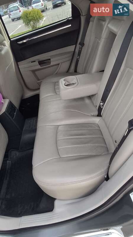 Седан Chrysler 300C 2007 в Дніпрі