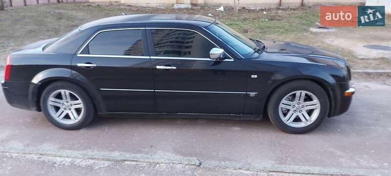 Седан Chrysler 300C 2005 в Виноградове