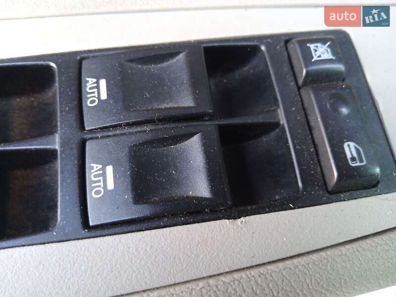 Седан Chrysler 300C 2005 в Кобеляках