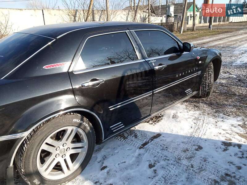 Седан Chrysler 300C 2005 в Кобеляках