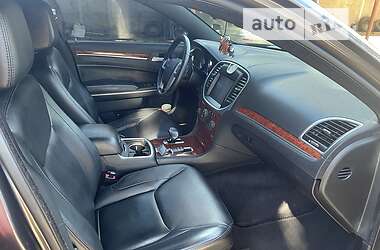 Седан Chrysler 300C 2013 в 