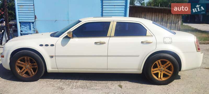 Внедорожник / Кроссовер Chrysler 300C 2006 в Славутиче