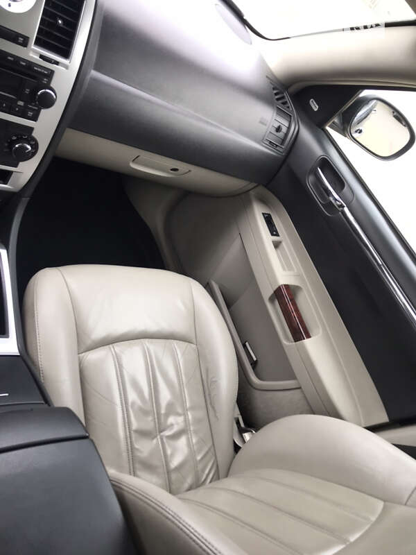 Седан Chrysler 300C 2006 в Хмельницькому