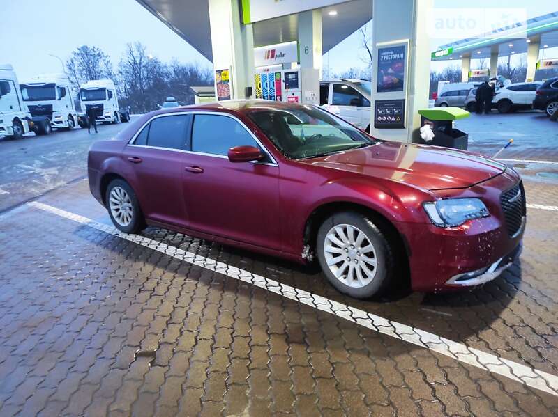 Седан Chrysler 300C 2014 в Харькове