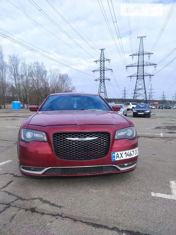 Седан Chrysler 300C 2014 в Харькове