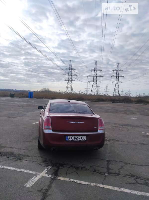 Седан Chrysler 300C 2014 в Харькове