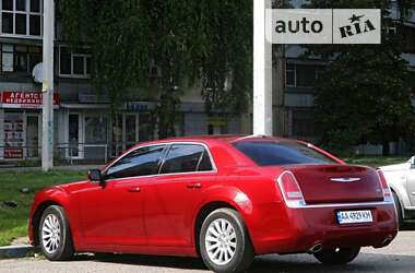 Седан Chrysler 300C 2014 в Харькове